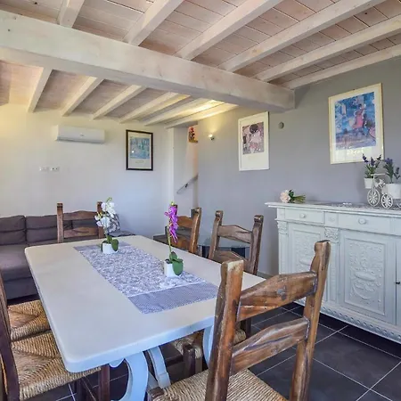 3 Bedroom Cozy In